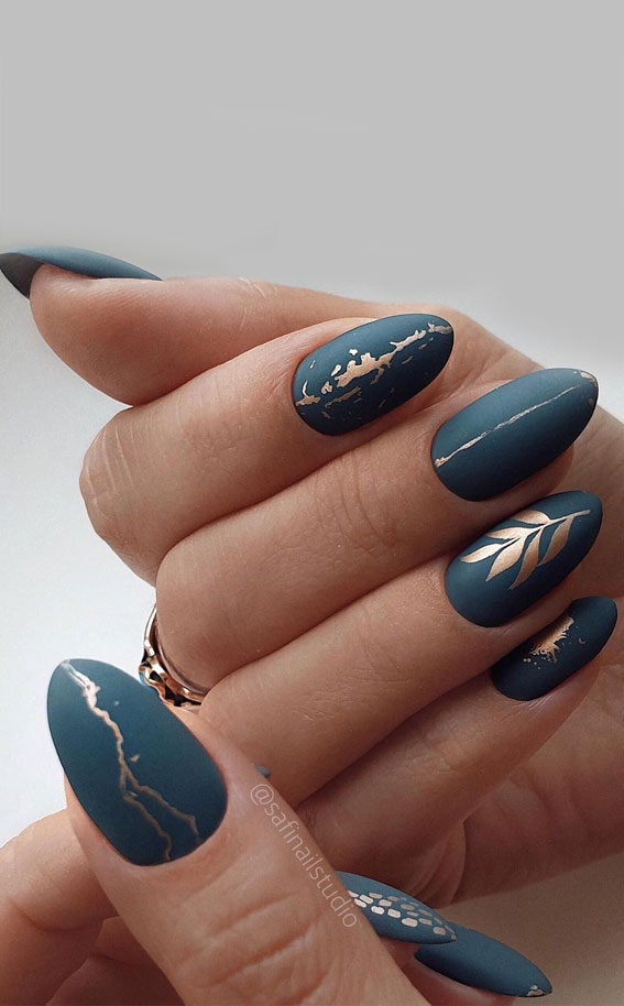 33 Way to Wear Stylish Nails : Matte blue and copper gold