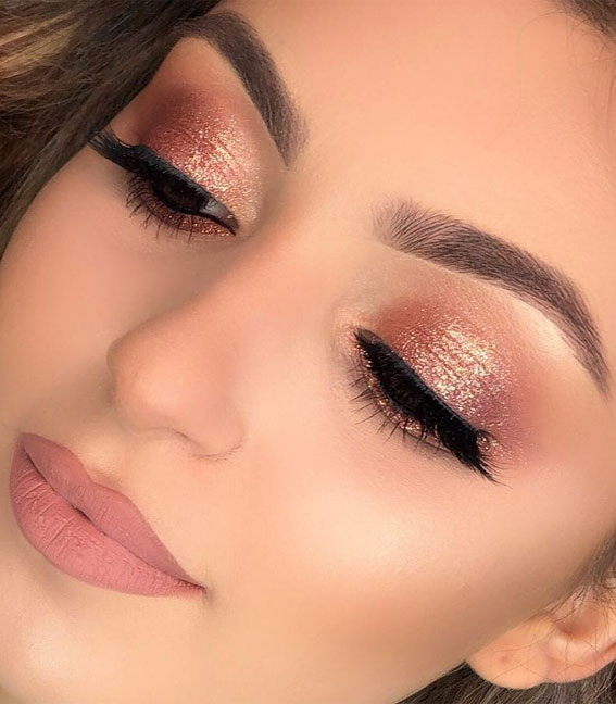 Beautiful Ideas That Are Worth Copying : Rose gold eye makeup look