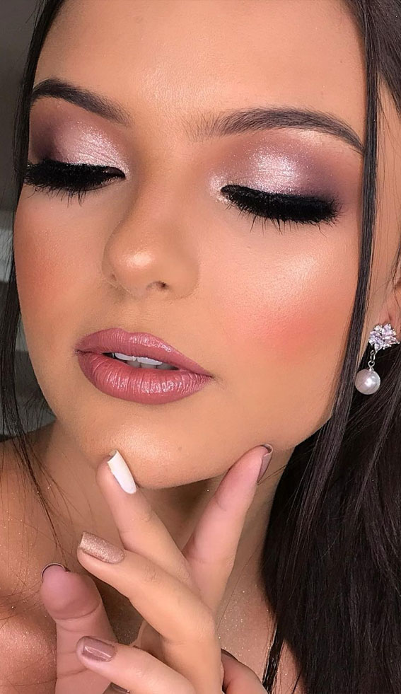 Beautiful Makeup Ideas That Are Absolutely Worth Copying : smokey pink makeup look