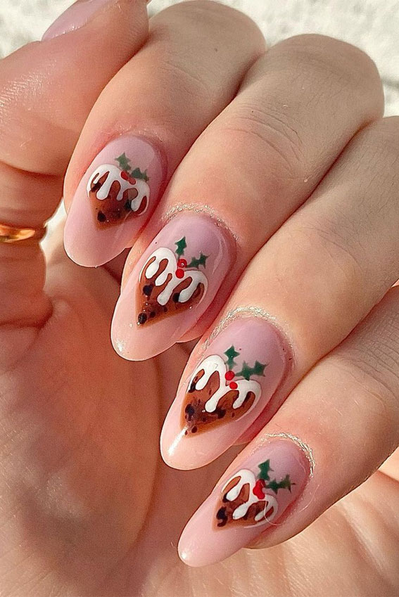 Festive Christmas Nail Art Ideas : Heart Shaped Christmas Pudding Nails