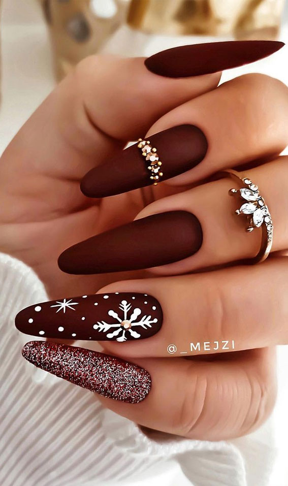 Festive Christmas Nail Art Ideas : Deep Red & Shimmery Red Nails