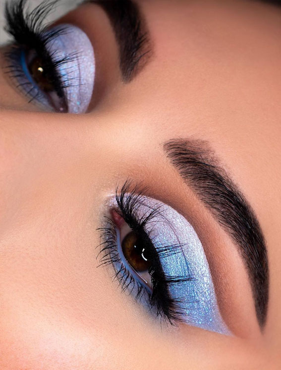 Gorgeous Makeup Trends To Be Wearing in 2021 : Shades of blue