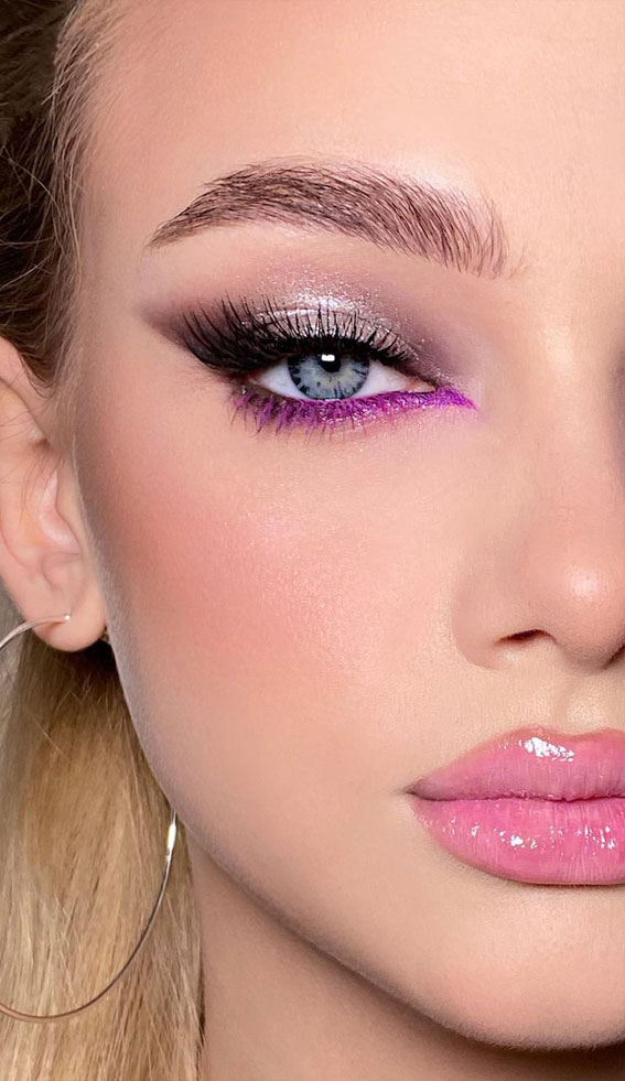 Gorgeous Makeup Trends To Be Wearing in 2021 : Muted Purple