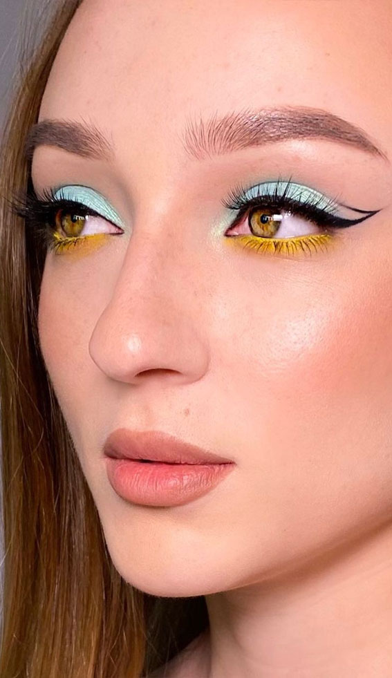 Gorgeous Makeup Trends To Be Wearing in 2021 : Pastel Blue Eye Makeup