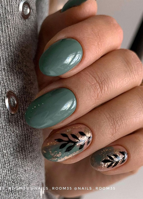 green nails with leaves, green nails, two tone nails, two tone nail colors, nail art designs , nail designs 2021 #naildesigns nail design ideas 2021