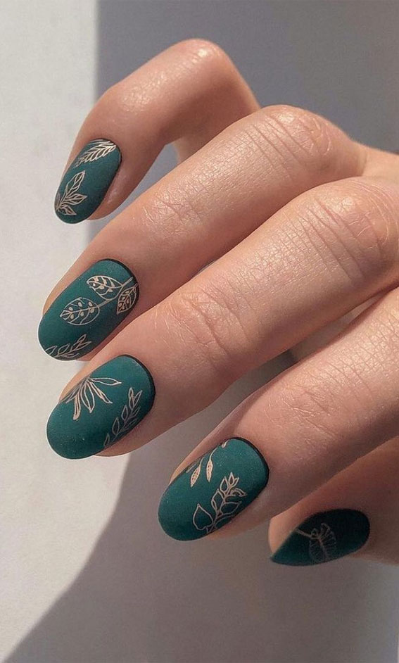 Christmas Star Nail Art - May contain traces of polish