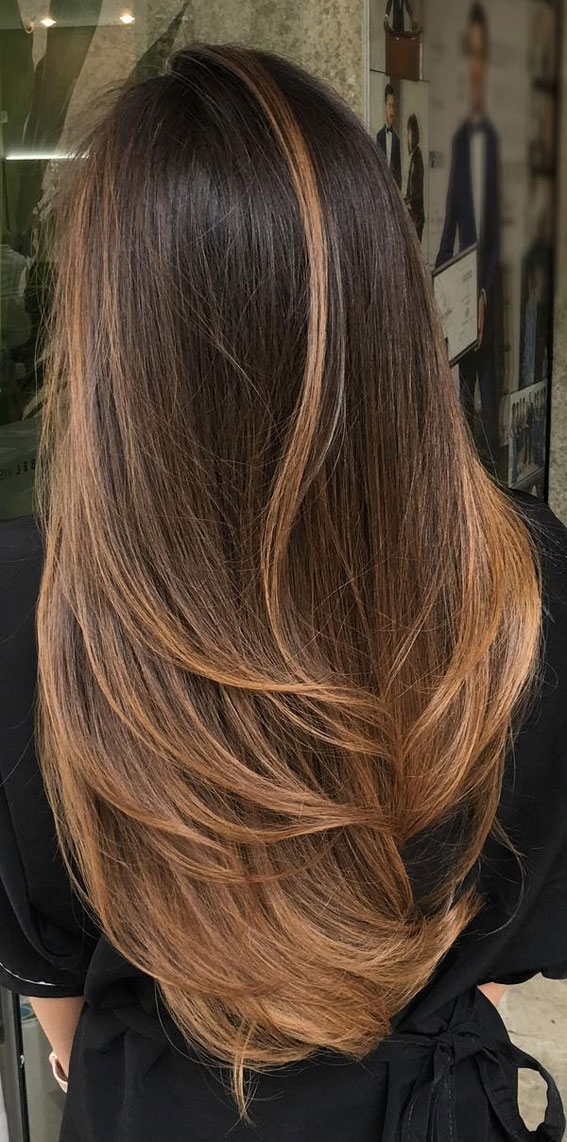Best Hair Colours To Look Younger : Cinnamon highlights