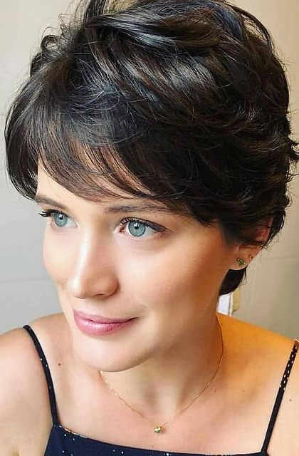 Best haircuts & Hairstyles To Try in 2021 : soft haircut with bangs