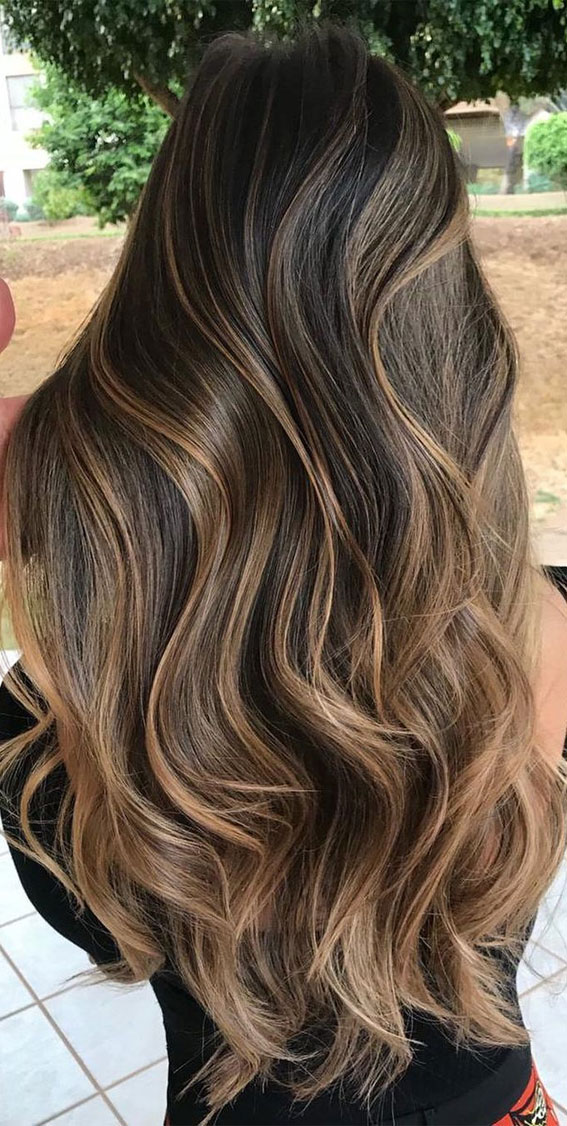 Best Hair Colours To Look Younger : Blonde balayage & highlights