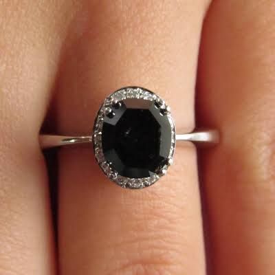 30 Oval Engagement Rings The Perfect Choice : 8ct Black Oval Cut Engagement Ring