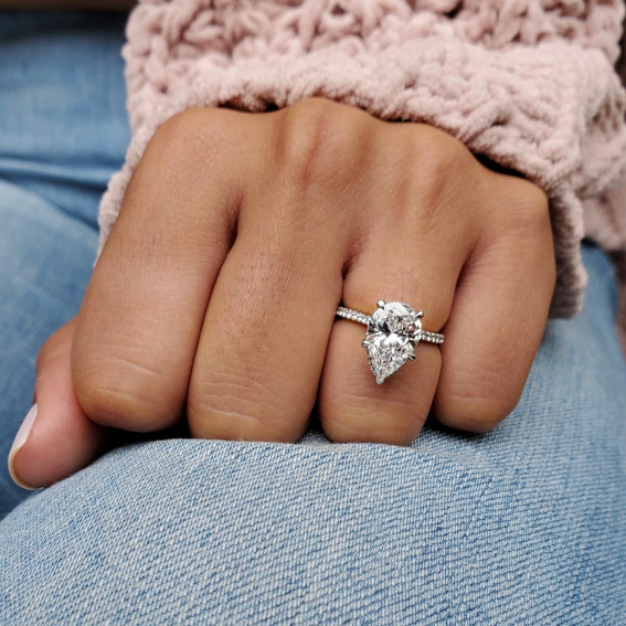 Utterly Beautiful Engagement Rings You’ll Want To Own : Pear Cut