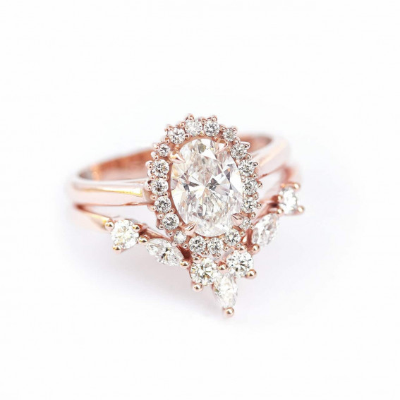 Utterly Beautiful Engagement Rings You’ll Want To Own : Flower Halo Engagement Ring