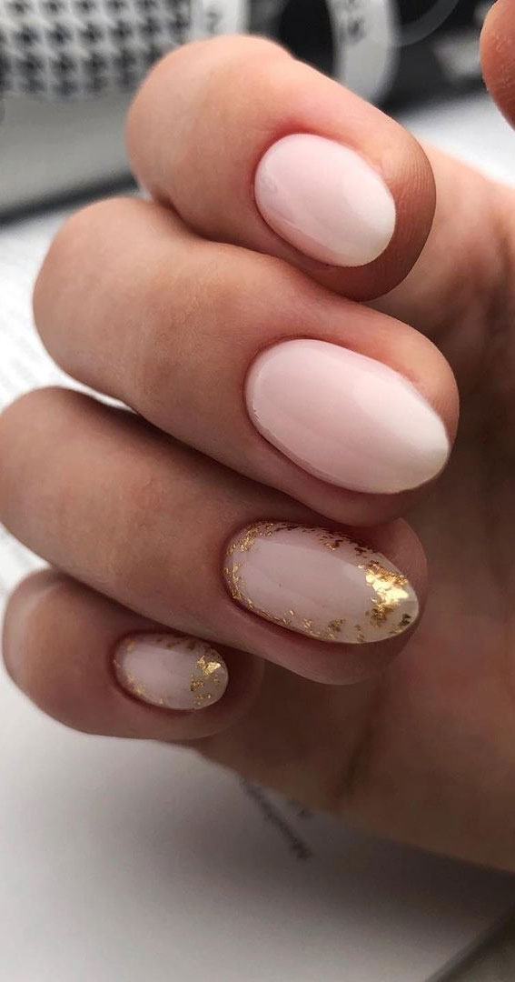 nude nails, gold and nude nails, simple nail look, simple nail art designs, minimalist nails