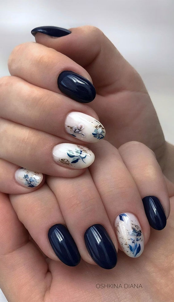 dark blue nails, navy blue nails, flower nails, flower nail art , navy blue and flower nails, nail trends 2021, sticker flower nails