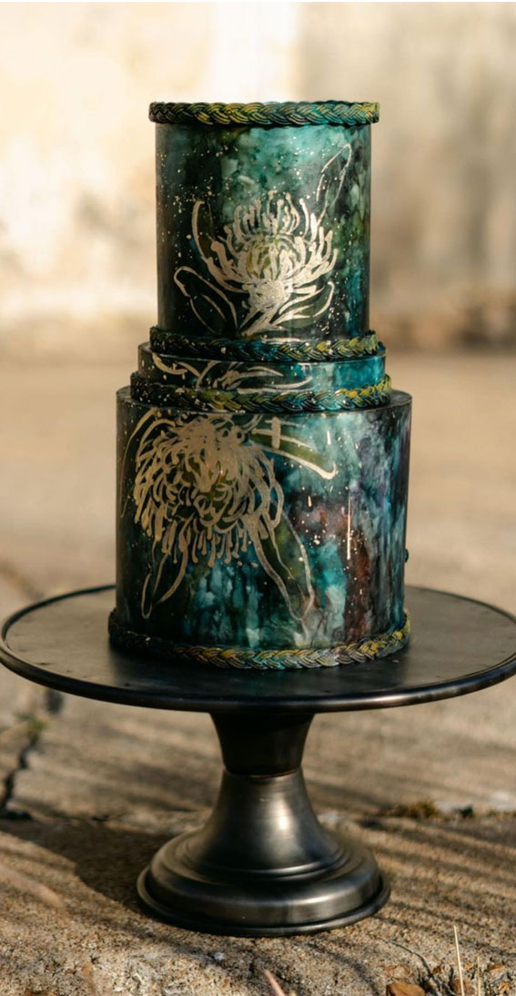 dark green and gold wedding cake, elegant wedding cake, wedding cake designs, sophisticated wedding cake