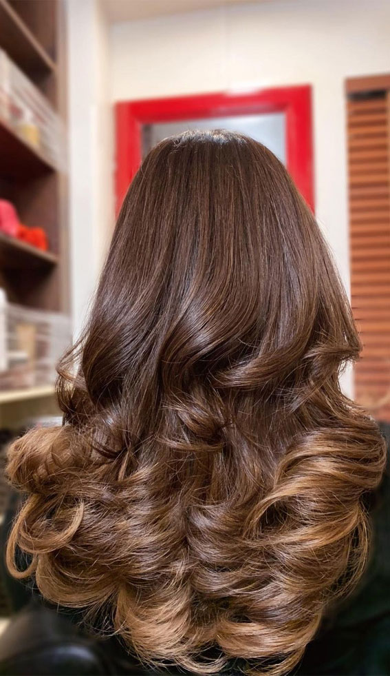 70 Hottest Brown Hair Colour Shades For Stunning Look : Voluminous Russet Brown Hair Colour