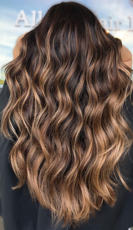 70 Hottest Brown Hair Colour Shades For Stunning Look : Dark Chocolate with blonde look
