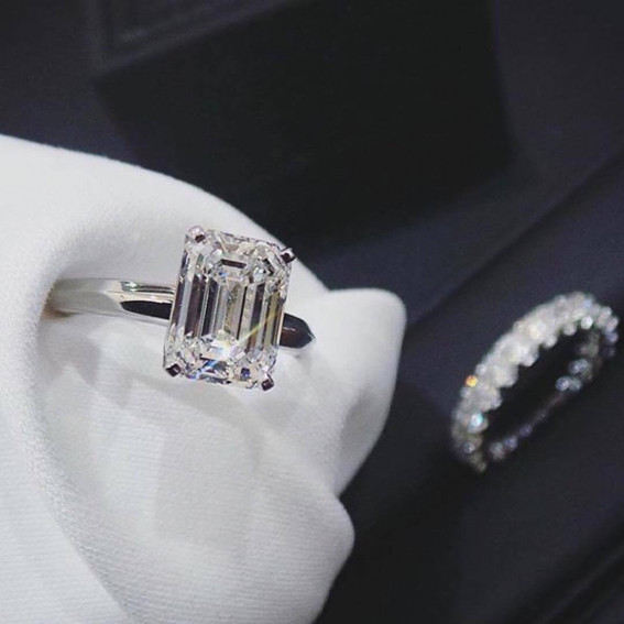 44 Insanely Gorgeous Engagement Rings – Emerald cut with baguettes