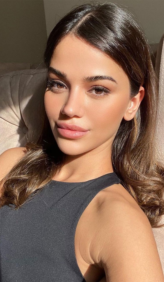 Pretty Natural no Makeup Look To Try in 2021 : Beautiful neutral makeup look