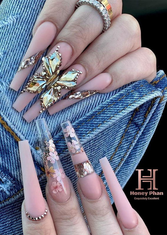 These Will Be the Most Popular Nail Art Designs of 2021 : Metallic Gold butterfly & Flower Nails