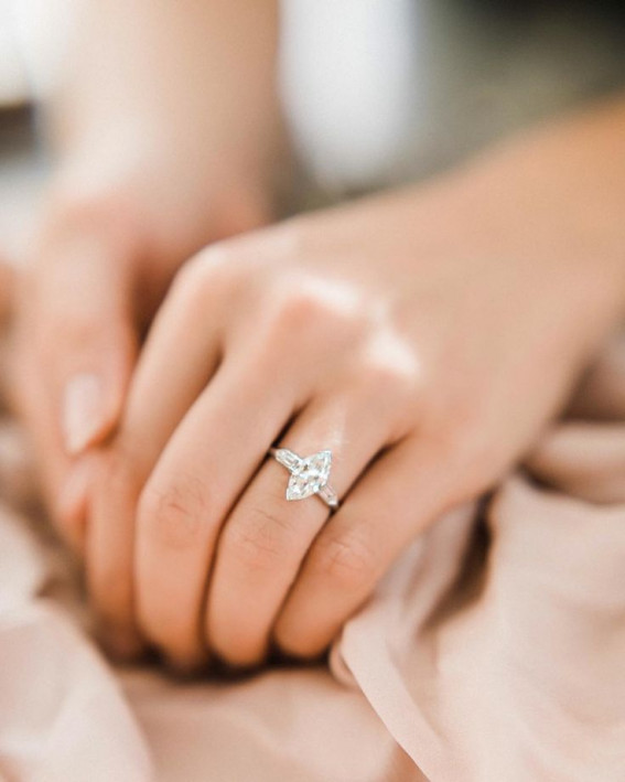 Utterly Beautiful Engagement Rings You’ll Want To Own : center diamond