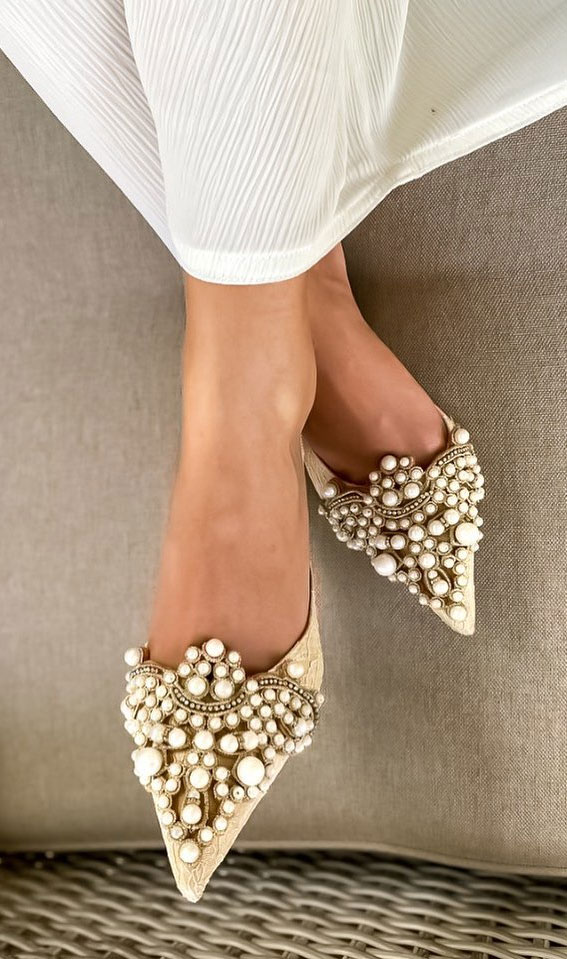 59 High fashion wedding shoes that will never go out of style :  Anna Pearl Embellished Kitten Heel