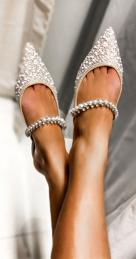 bridal shoes, flat heels, flat sandals, wedding shoes, embellished shoes, wedding heels, pearl bridal shoes, summer flat shoes, elegant flat shoes #shoes #weddingshoes #bridalheels