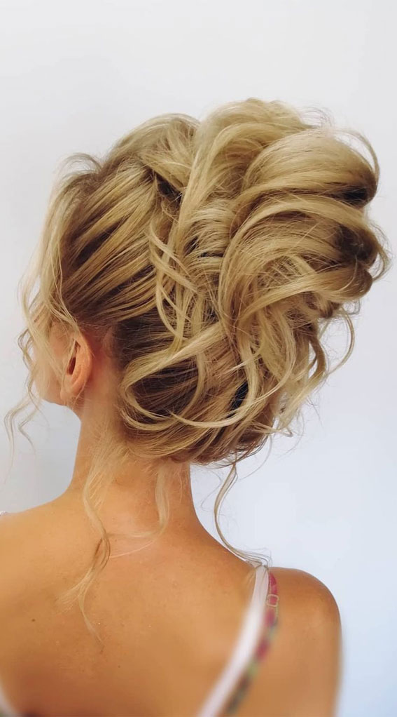 35 Amazing Long Hair Buns That'll Never Go Out of Style