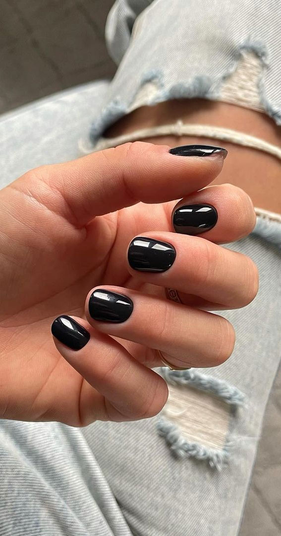 Stylish black nail art designs to keep your style on track : Simple Black Short Nails