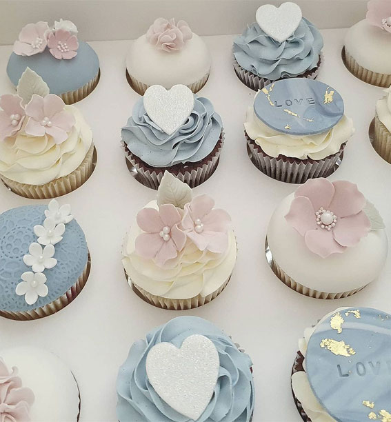 Cupcake Ideas Almost Too Cute to Eat : Elegant blue and white cupcakes