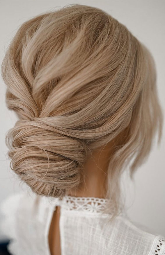 Sophisticated updos for any occasion – Modern Chignon