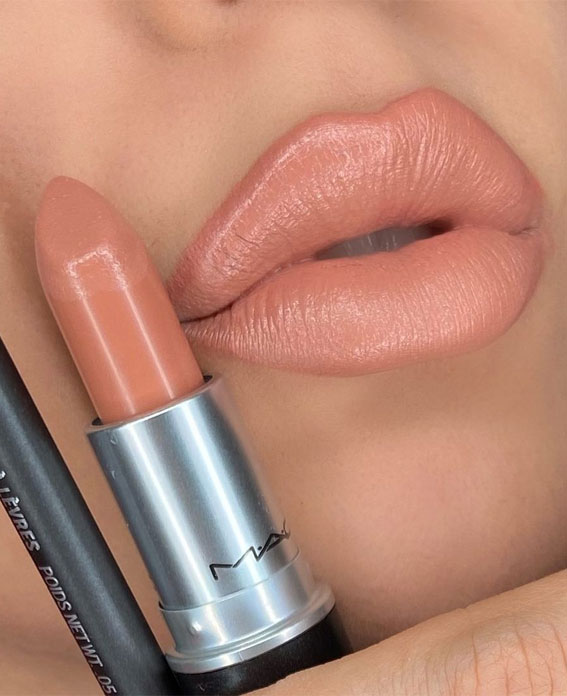 Perfect Lip Makeup Ideas : Nude Peach Toned Lipstick