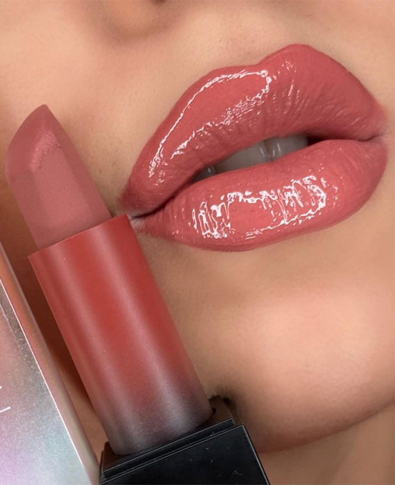 Perfect Lip Makeup Ideas : Shiny Berry-orange Lipstick