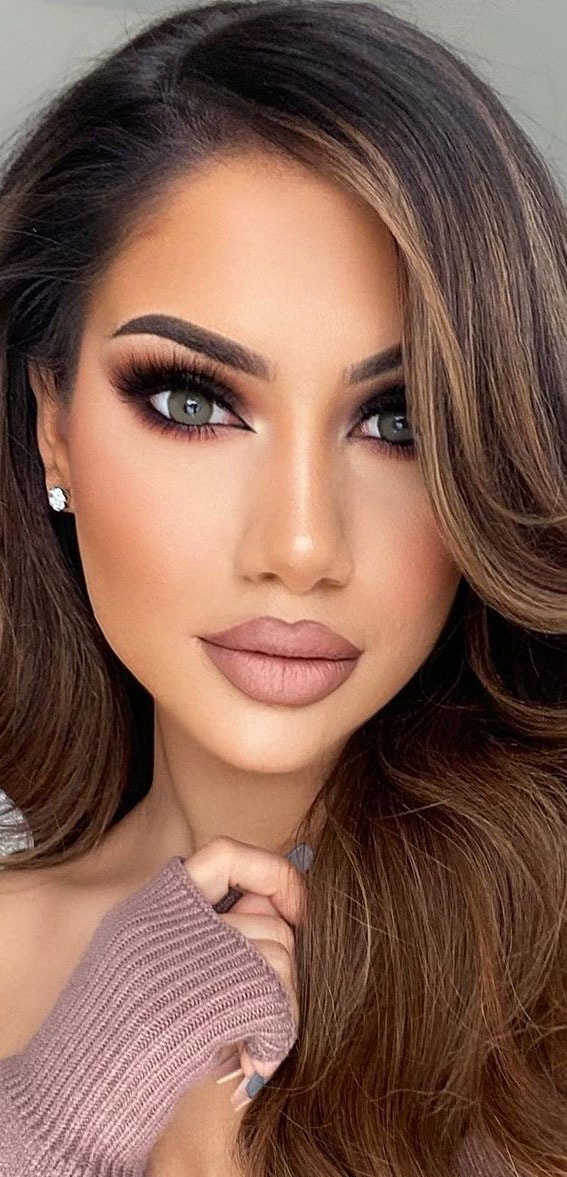 Stunning makeup looks 2021 : Brown Chocolate Eye & Nude Lip for Glam Look