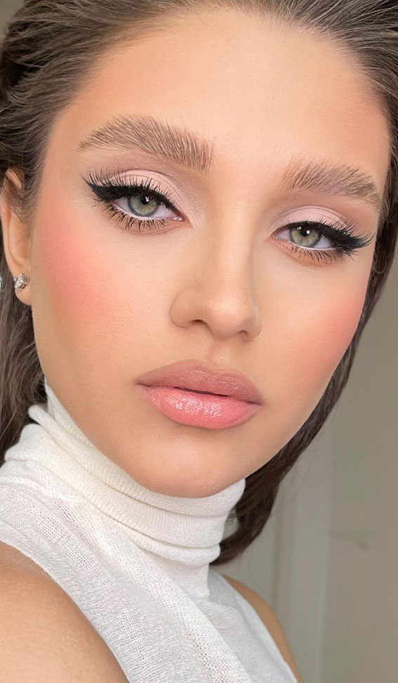 Stunning makeup looks 2021 : Super soft nude pink makeup look