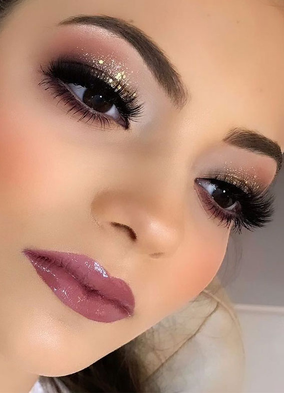 Stunning makeup looks 2021 : Plum and Glitter Gold Eye Makeup Look