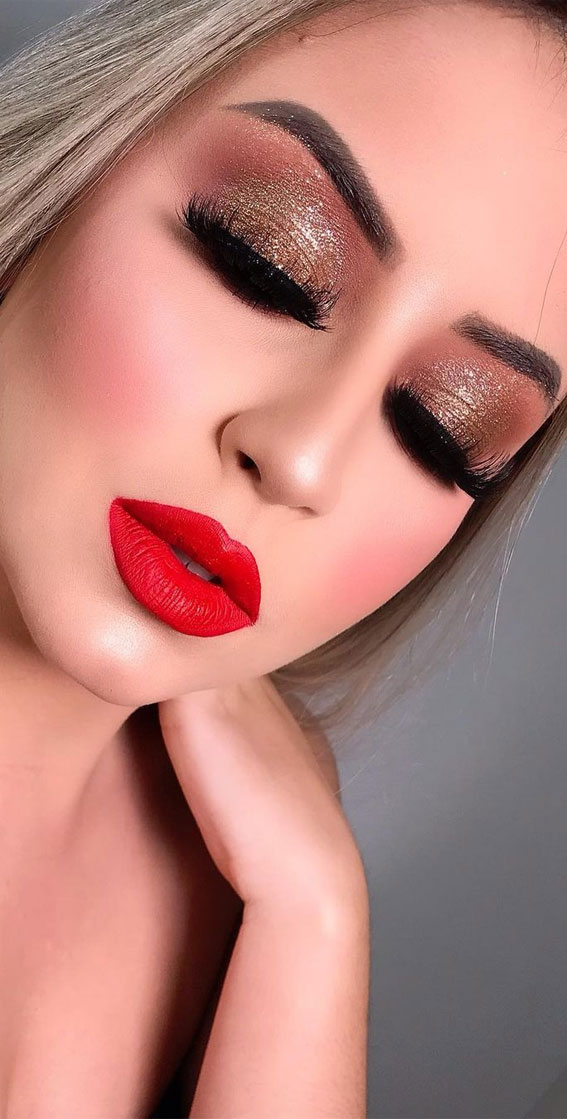 Stunning makeup looks 2021 : Smokey glam, outstanding & elegant