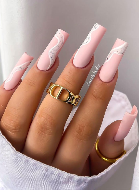 32 Hottest & Cute Summer Nail Designs : Something simple and pretty in pink