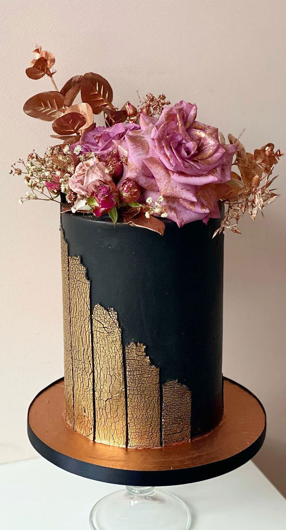 38+ Beautiful Cake Designs To Swoon : Black & Gold Cake with Crackle Effect