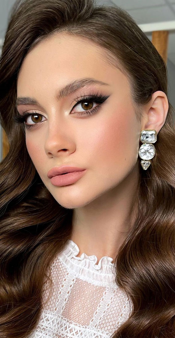 Stunning makeup looks 2021 : Soft Neutral Bridal Makeup