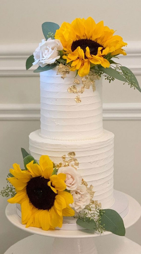 25 Best Simple Wedding Cakes 2021 : Sunflower Wedding Cake