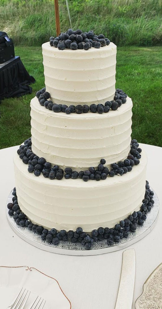 25 Best Simple Wedding Cakes 2021 : White Textured Wedding Cake