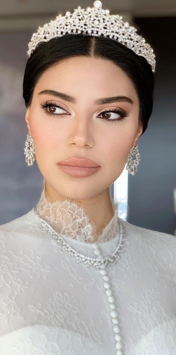 29 Glamorous Wedding Makeup : Elegantly Timeless Bridal Makeup Look