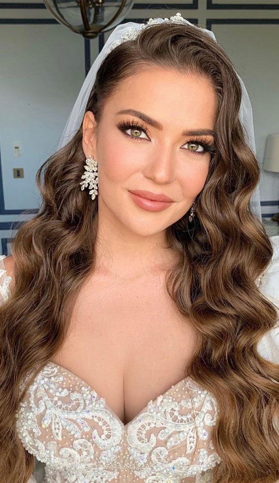 29 Glamorous Wedding Makeup :  Soft Makeup Look with Long Lashes