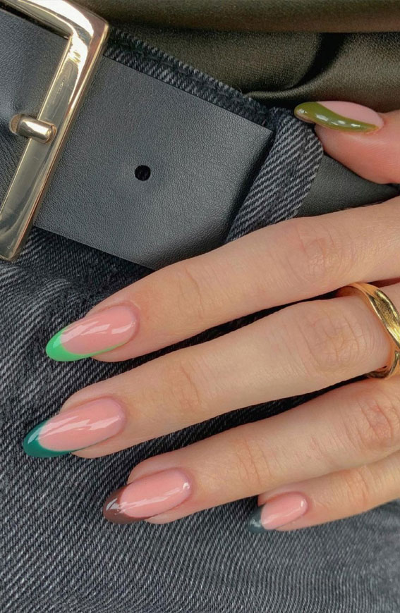 20 Autumn French Nails 2021 To Inspire You : Brown and Green Almond Shape