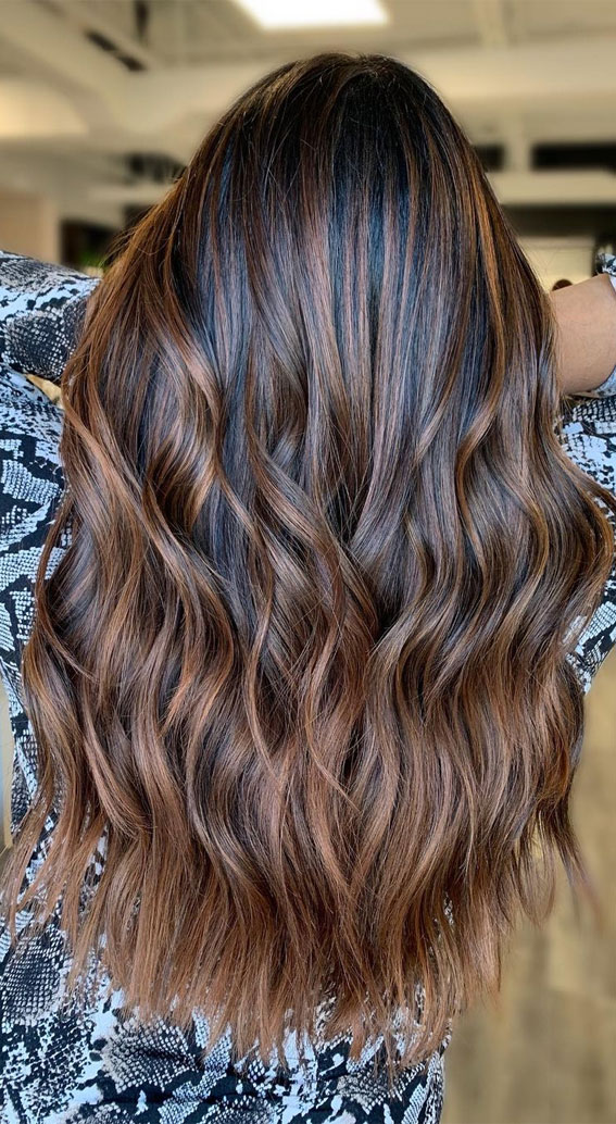 30 Cute Ways To Wear Brown Hair This Autumn 2021 : Brown Balayage Embraces Copper Tones