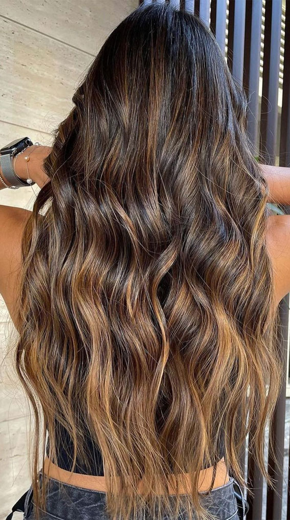30 Cute Ways To Wear Brown Hair This Autumn 2021 : Caramel tone with amazing blend
