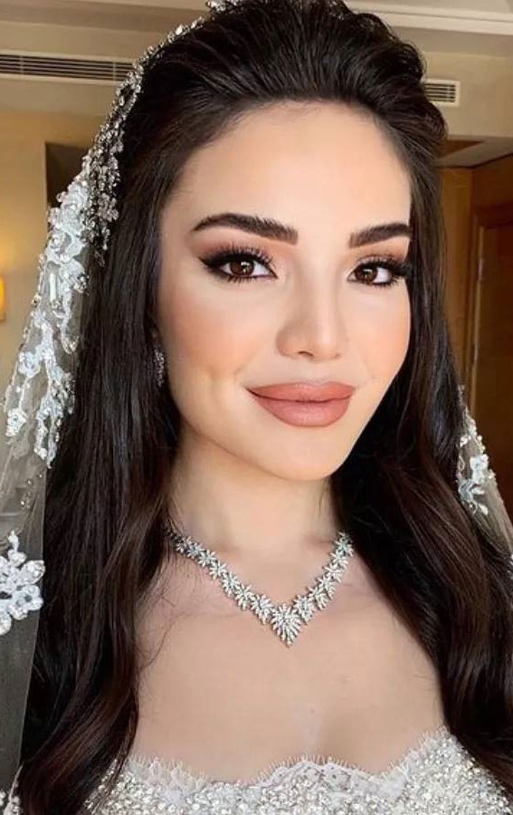 20 Wedding Makeup Looks for Brunettes : Brown Eyes with Soft Makeup Look