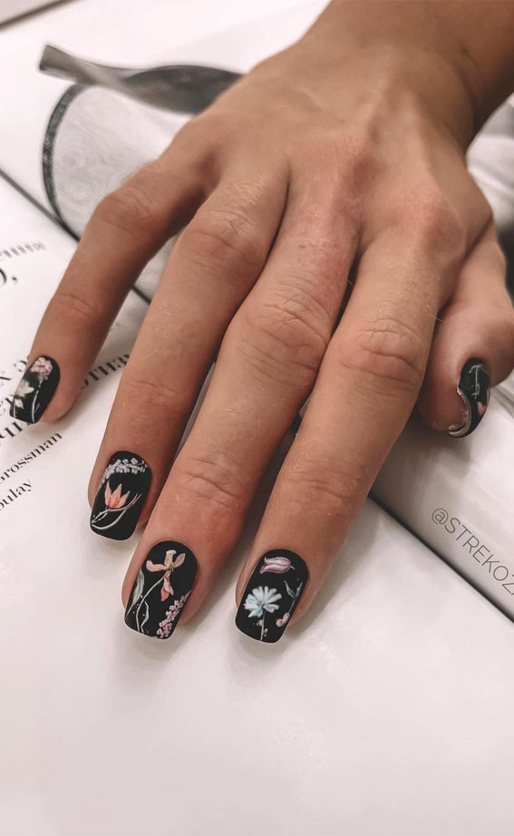 Cute Fall Nails To Help You Get Ready for Autumn Manicure : Flower Design Black Nails