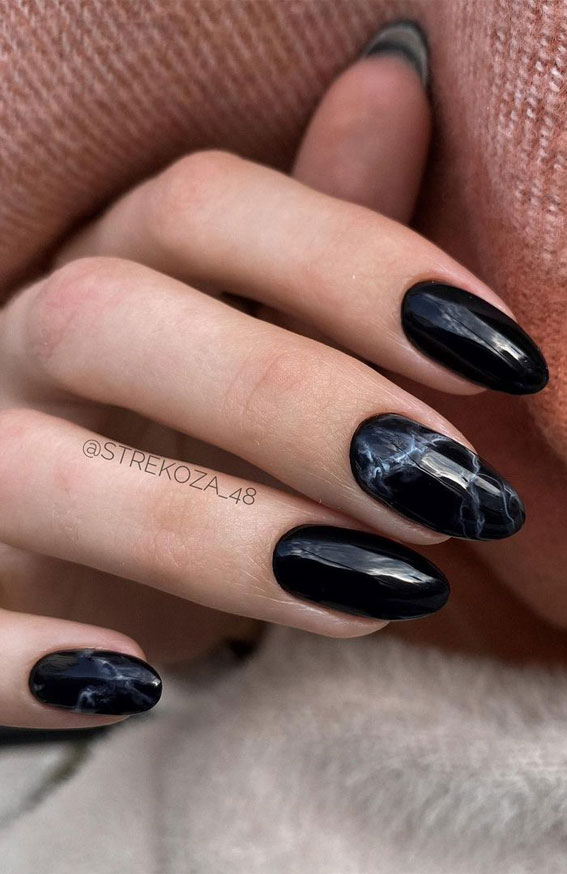 black marble nails, mix and match black and marble nails, autumn nails 2021, winter nails 2021